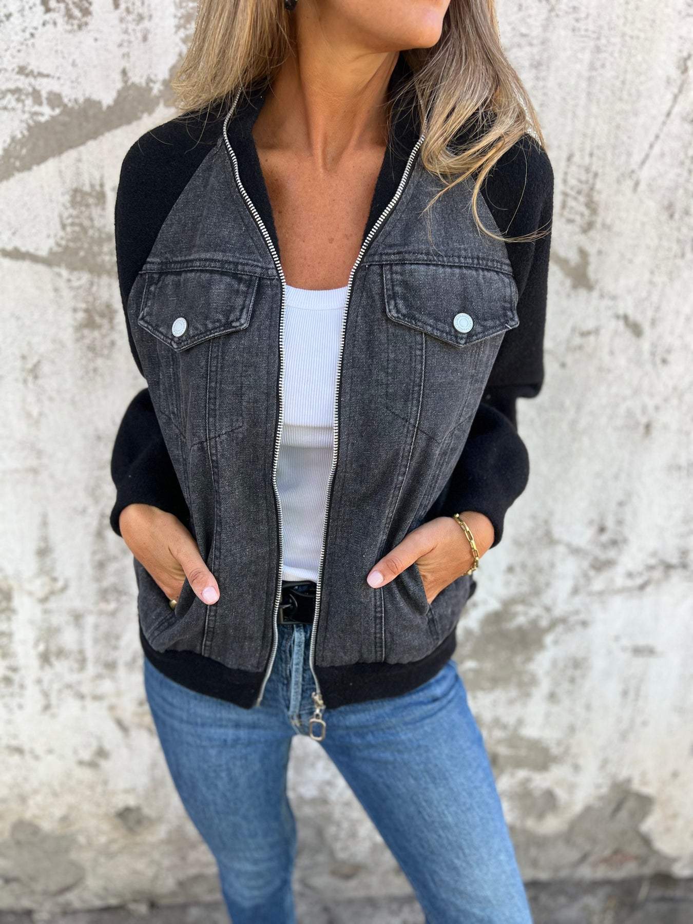 Zoe - Stylish Denim Jacket